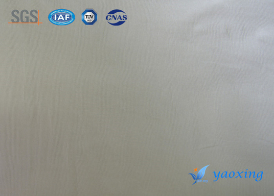 Couche en tissu ignifuge pour matelas ignifuge
